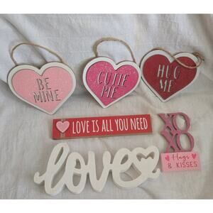Lot of 6 Valentines Day Love Decor Pieces 3 Hanging 3 Table Decor